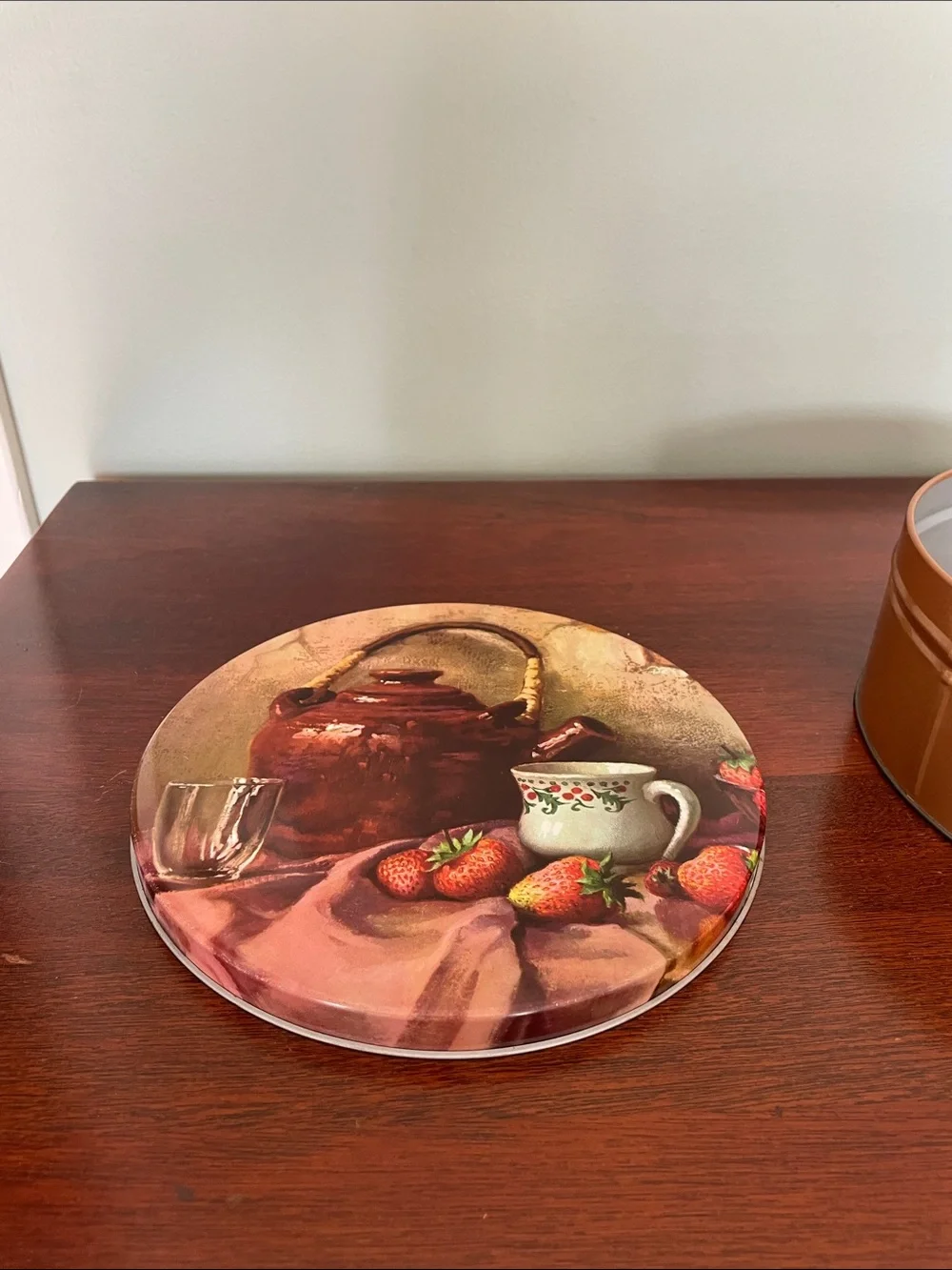 VNT Regal Tea Cookie Tin, Art work by: Robert Chailloux